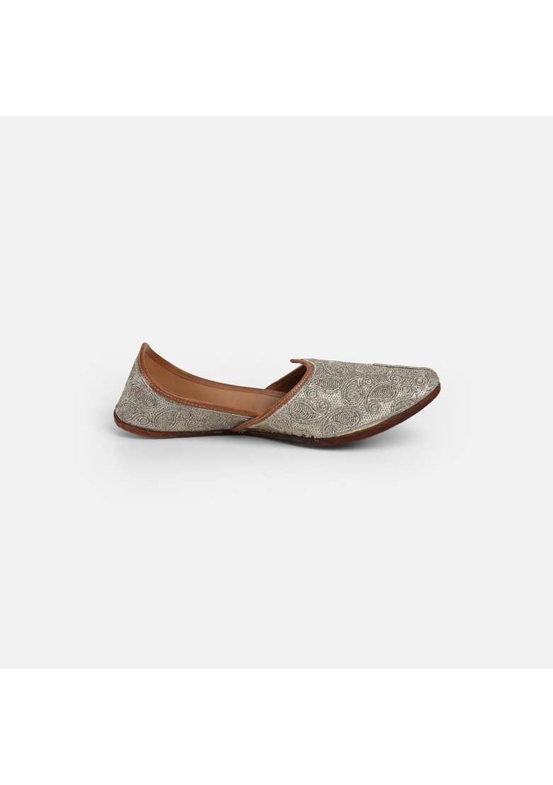 Mochi Gold Mens Slip on Closure Ethnic Mojaris with Flat Sole - Indya