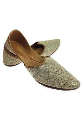 Fulkari Men Zari Embroidered Genuine Soft Leather Formal Jutis