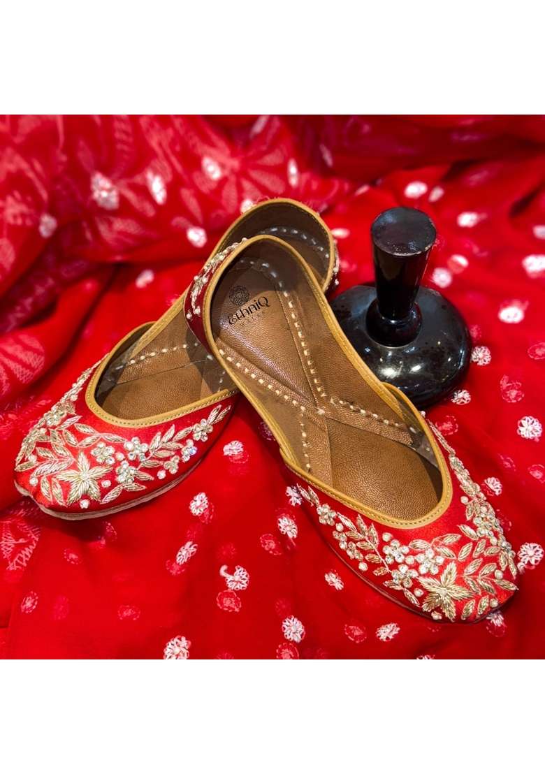 Ethniq Walks Crimson Jeweled Wedding Juttis Flat Slip - Indya