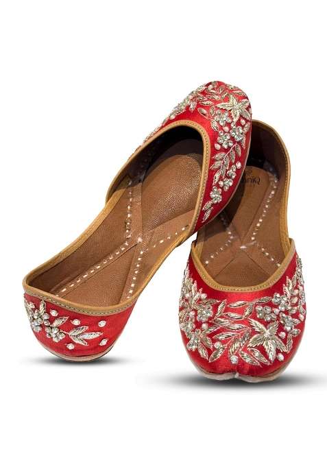Ethniq Walks Crimson Jeweled Wedding Juttis Flat Slip