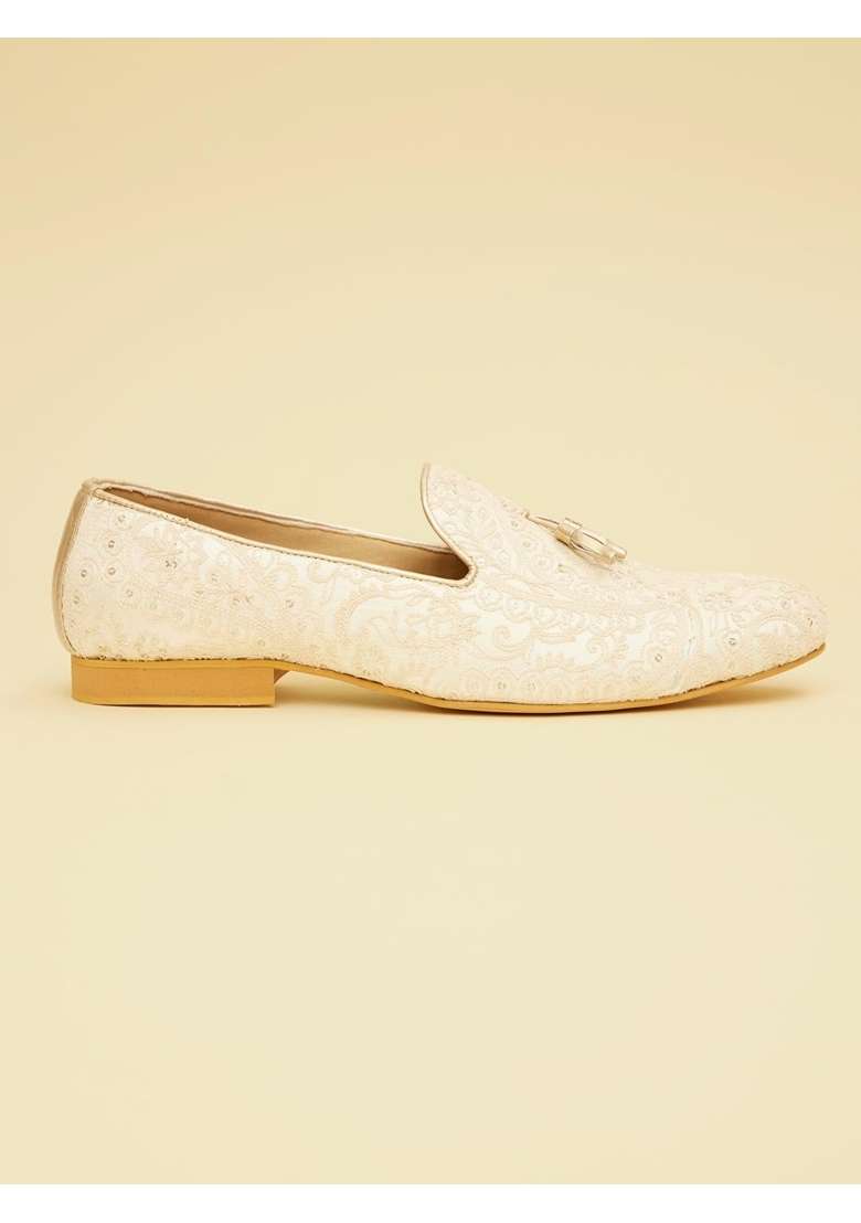 Manyavar Beige Embroidery Thread Work Loafers Juti Mens Ethnic Jutti - Indya