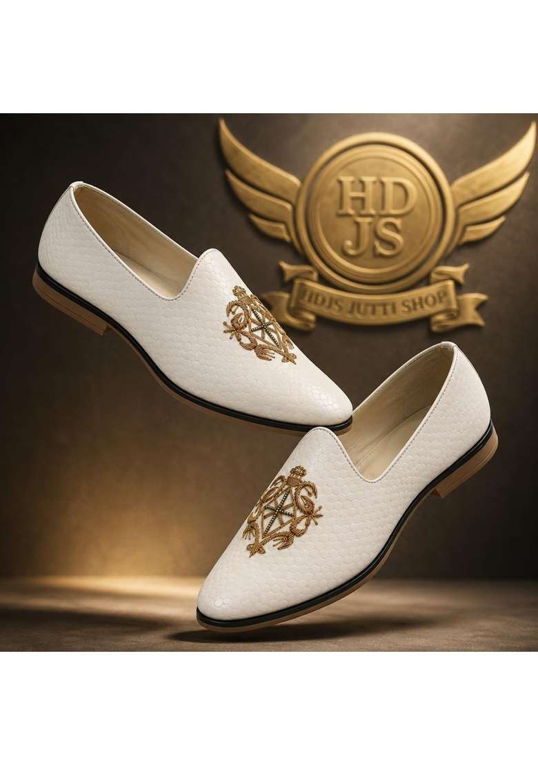 White Zari Embroidery Jutti for Men Pull on Ethnic Wear - Indya