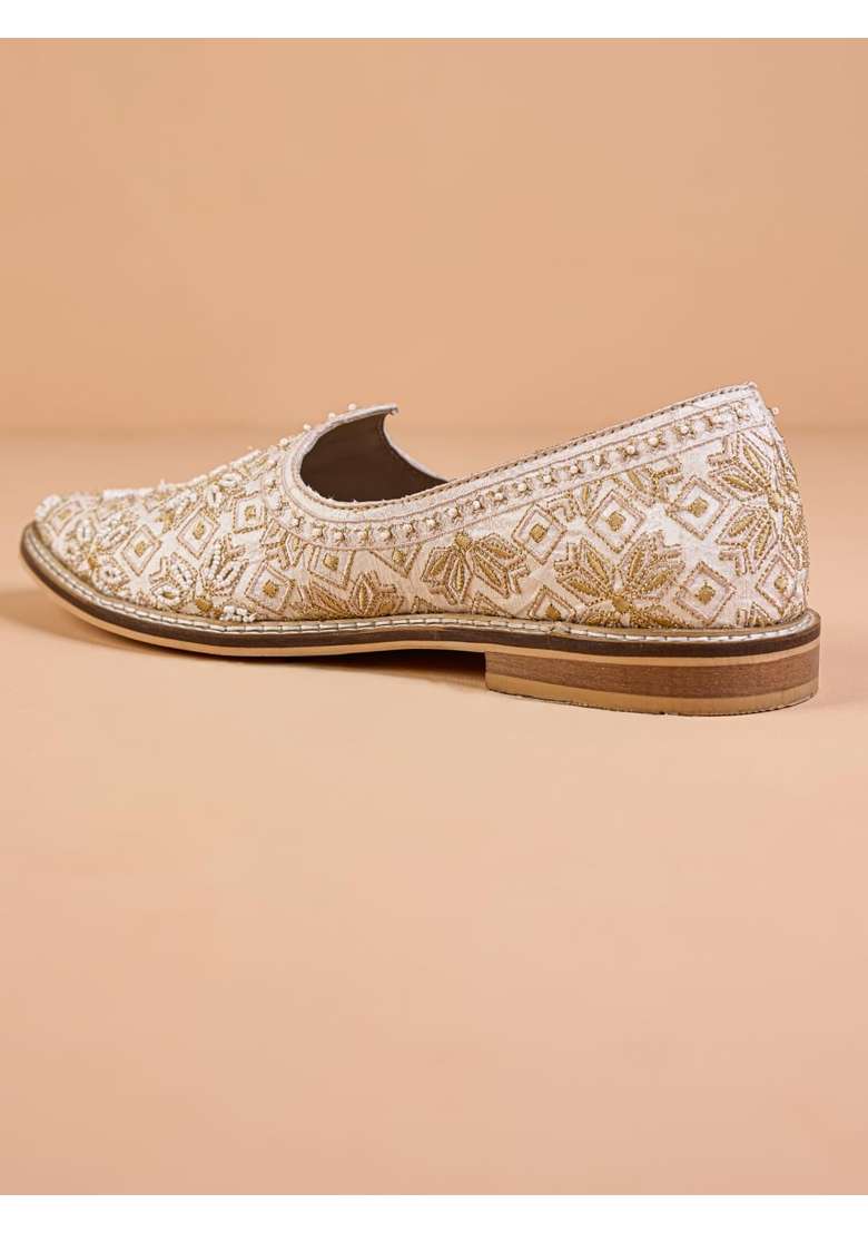 Tasva Ivory Brocade Embroidered Mojari Size 7 - Indya