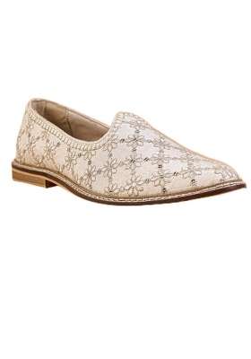 Tasva Ivory Brocade Embroidered Mojari Size 7