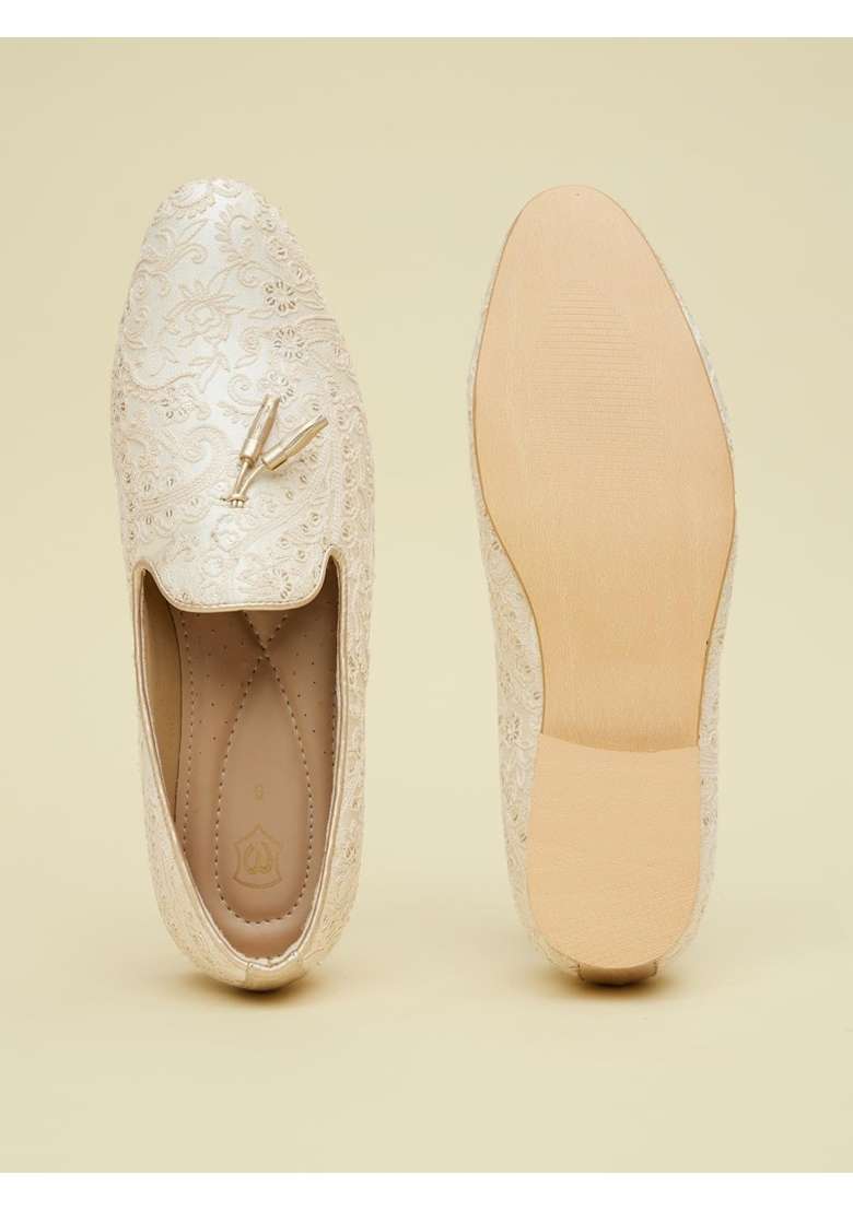 Manyavar Beige Embroidery Thread Work Loafers Juti Mens Ethnic Jutti - Indya