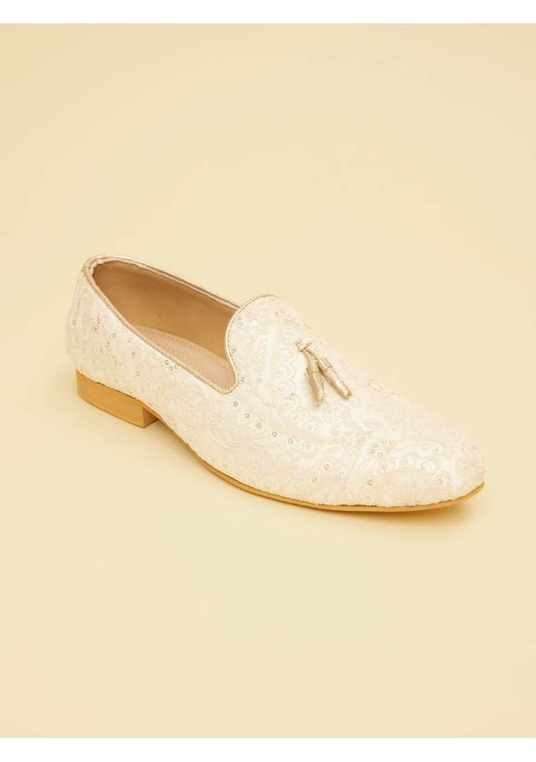 Manyavar Beige Embroidery Thread Work Loafers Juti Mens Ethnic Jutti - Indya