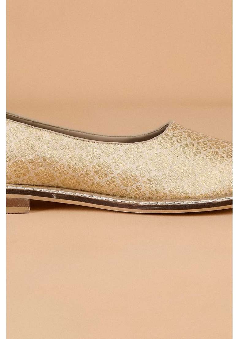 Tasva Imperial Gold Brocade Mojari - Indya