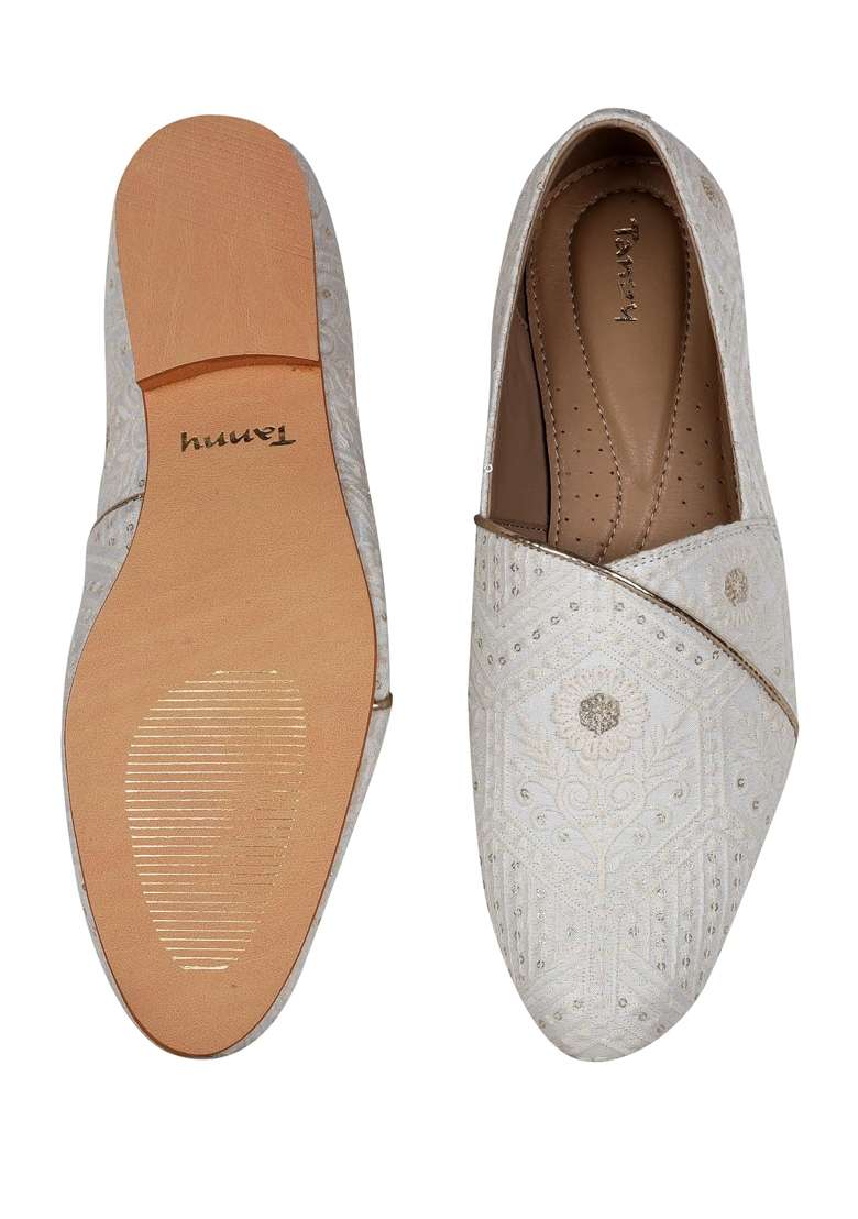 Tanny Shoes White Embroidered Fabric with Sequin Work Flower Motif Design Juttis and Mojaris for Wedding Party - Indya