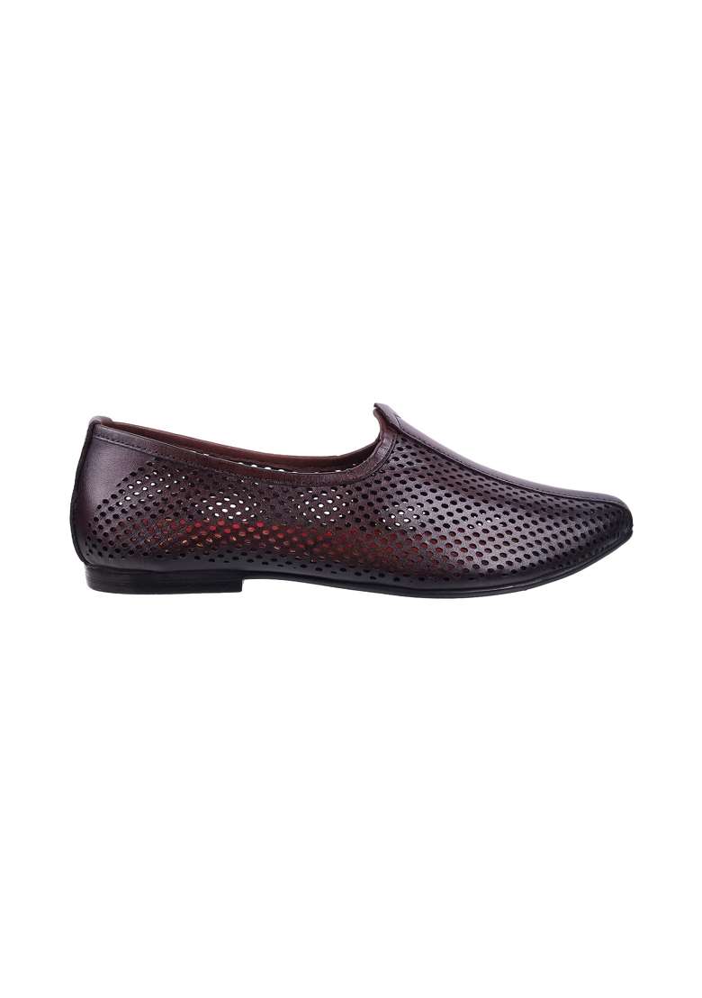 Metro Brown Men Ethnic Leather Jutis - Indya