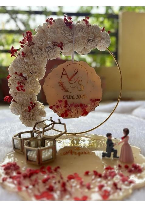 Shyama Craft Ivory 10 Inch Resin Engagement Ring Platter with Vintage Ring Box and Couple Miniature