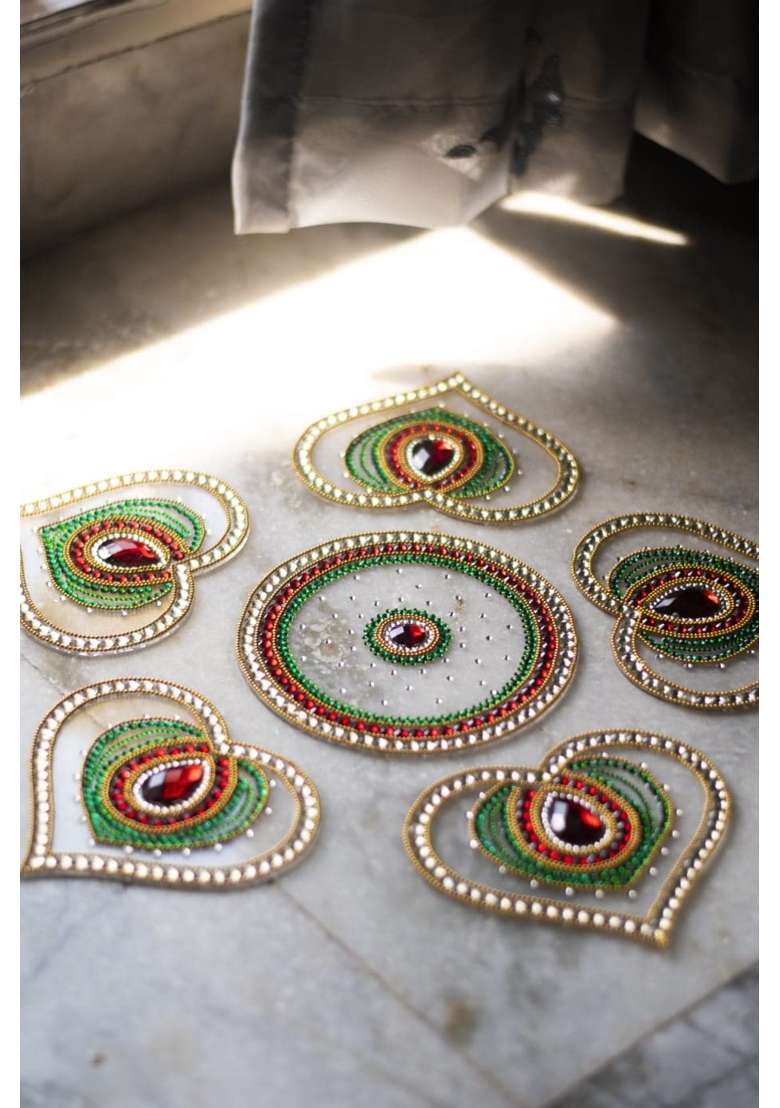 Sketch and Arts Green Red White Yellow Multicoloured Acrylic Cast Sheet Kundan Stone Home Decoration Rangoli - Indya