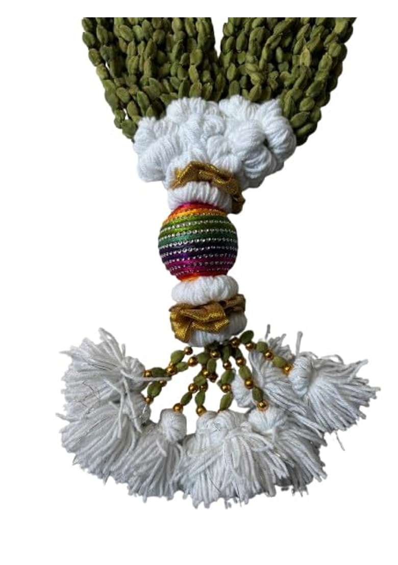 Elaichi Mala Elakkai Malai Elakulu Mala Cardamom Garland Sara Mala 2 and Half Feet Pack of 1 - Indya