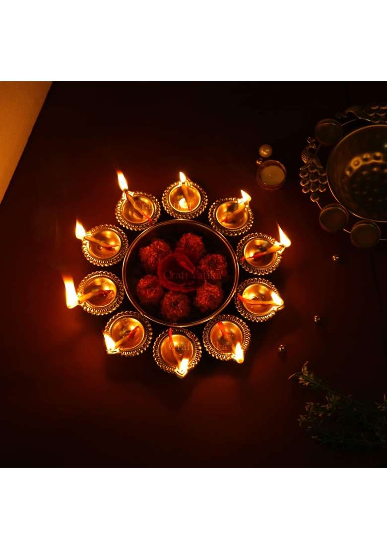 Craftvatika Gold Iron Urli Bowl for Home Decor Decorative Diya Flower Shape Flower Pack of 10 - Indya