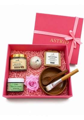 Astrid Luxury Skincare Gift Hamper for Women Ubtan Face Mask Honey Oats Soap Coffee Bath Bomb Green Tea Scrub