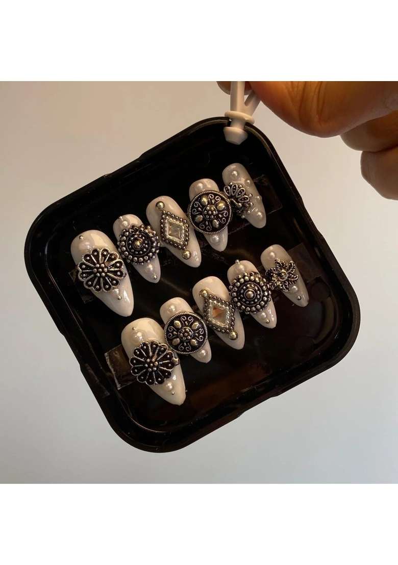 MILO Nails Navratri Jewellery Press on Nails Handmade Custom Gel Nail Set of 10 - Indya