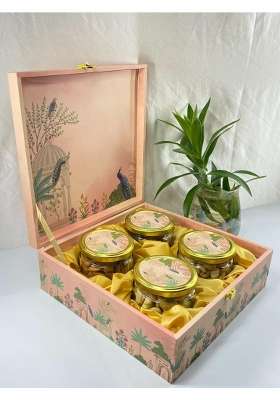 Merahaat Sab Se Special Diwali Dry Fruits Gift Hamper Luxury Festive Gift Box 600G with 4 Jars of Almonds