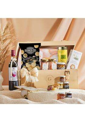 The Gift Studio COM Luxe Gourmet Hamper with Jacobs Creek Unvined Shiraz 750ML