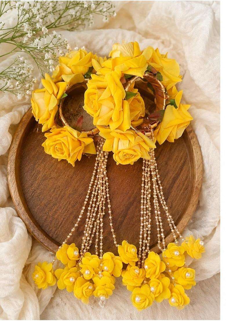 Realtrend Premium Fower Jewellery Kalire Adjustable Jewellery for Haldi Baby Shower Mehndi - Indya