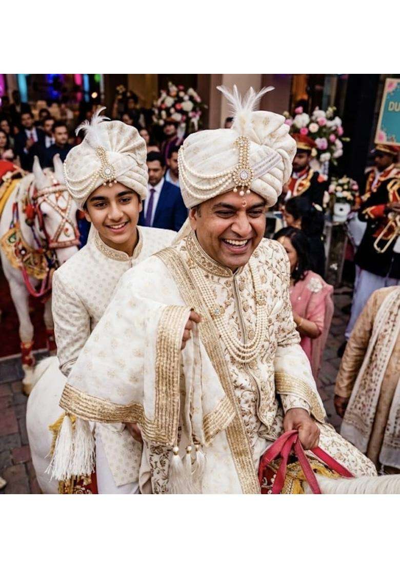 Bhavanya Retails Dulhas Pagari and Stoll Sarbala S Pagari and Mala Off White Grooms Turban Shadi Marriage - Indya