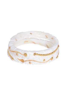Happycraft Sakha Pola Original Traditional White Bangles with City Gold Accents Pack of 2