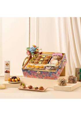 Oasis Baklawa Charisma Gift Hamper Premium Turkish Baklava and Assorted Dry Fruits Basket