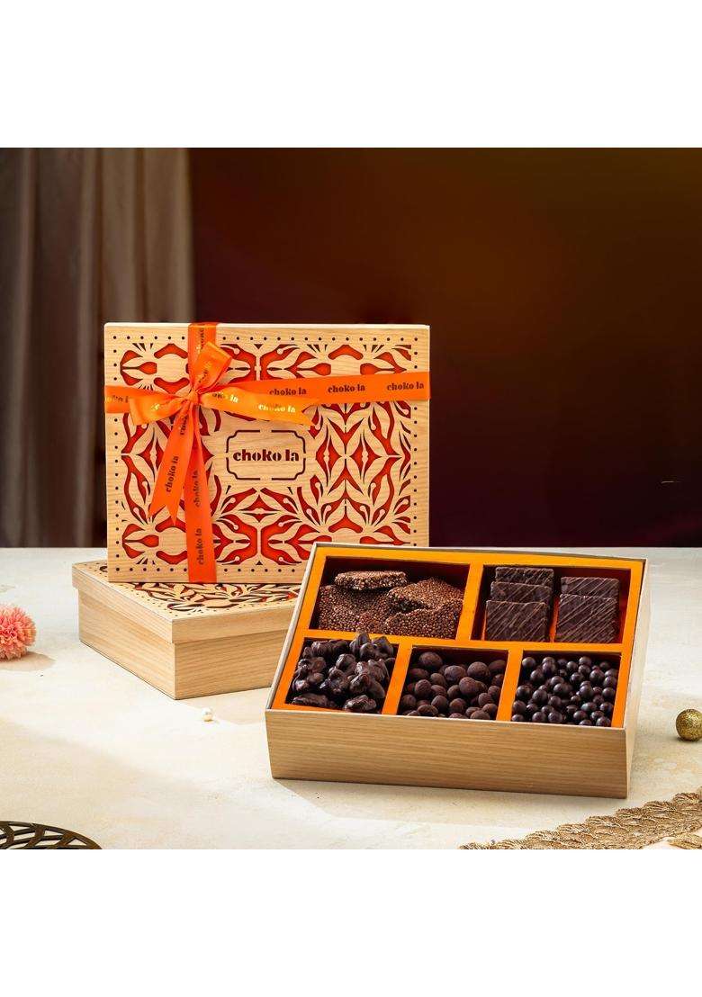 Chokola Brown Regalia Chocolate Hamper 600G Assorted Chocolate Gift Box - Indya