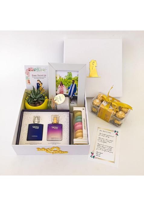 Angroos White Wedding Gift Hamper by Angroos Gifts Boutique Includes Customised Frame Couple Skin Set