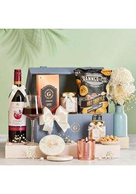 The Gift Studio COM the Evening Pour Hamper Jacobs Creek Unvined Shiraz 750ML with Gourmet Truffles