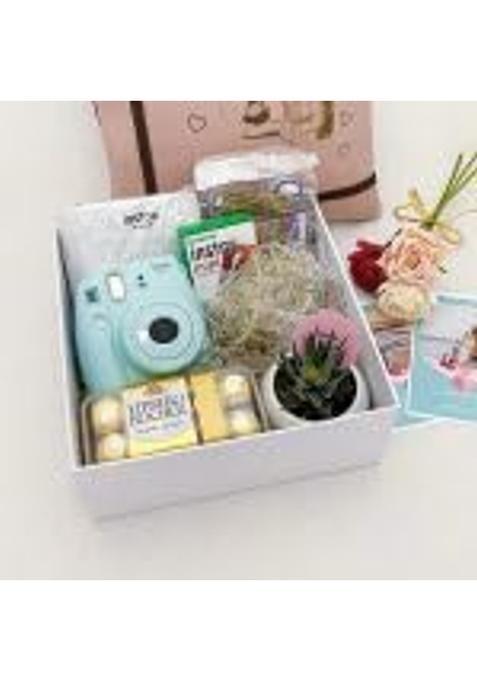 Angroos White Perfect Gift Hampers on 2022 Friendship Day with Ins Tax Vintage Ca Mera