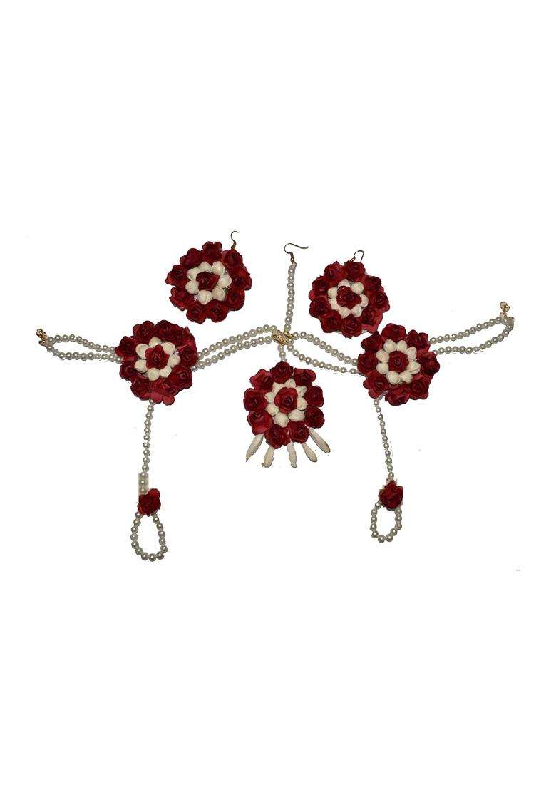 Khandelwalimpex White Flower Necklace Set for Bridal Haldi Mehandi Baby Shower Necklace Earring Mang Tika - Indya