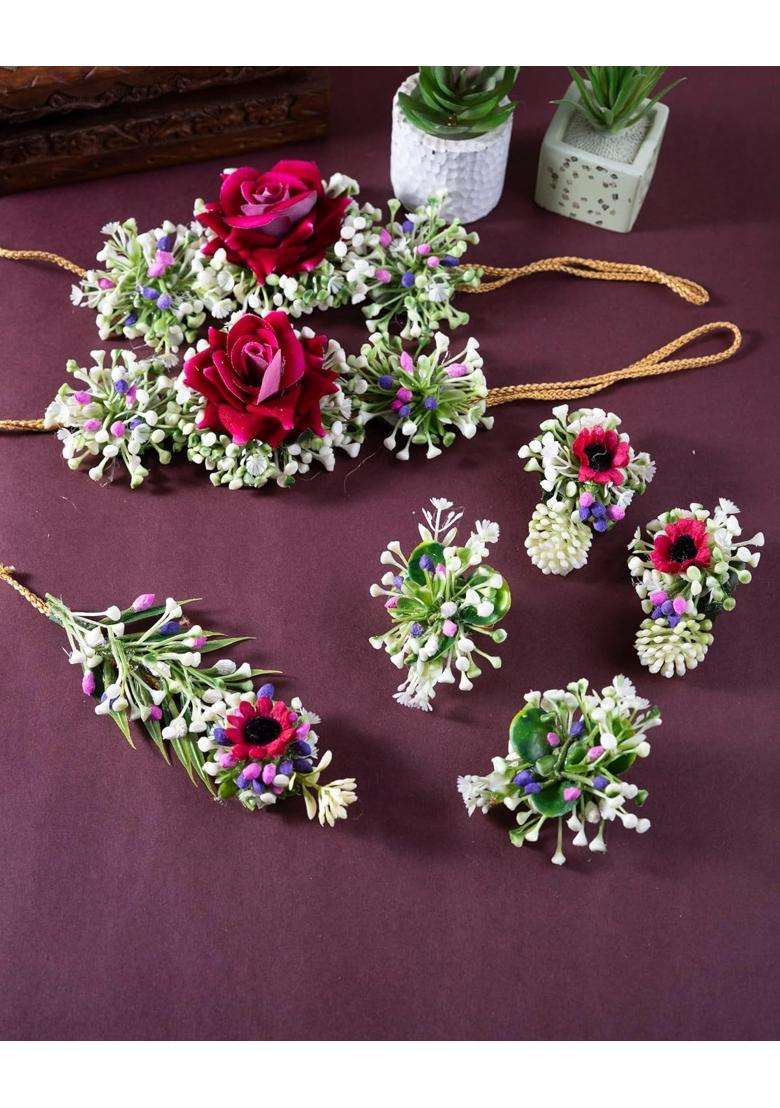 Prafullit Floral Jewellery Set Red Rose Haar Maang Tikka Earrings Bangles Haathphool Garland - Indya