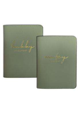 Mr and Mrs Gifts Matching Passport Holders for Bride and Groom Mr and Mrs Gold Foil Logo Honeymoon Travel