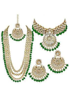 I Jewels Traditional 18K Gold Plated Kundan and Pearl Studded Bridal Choker Necklace Jewellery Set