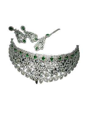 Velvet Jewelz Alloy Silver Jewellery Set Necklace Earring and Maang Tikka