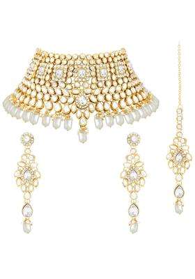 Peora Indian Ethnic Gold Plated Padmavati Kundan Pearl Bridal Choker Necklace Earrings with Maang Tikka