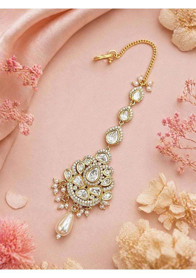 Zhabu Kundan Maang Tikka with Pearl Drops Gold Toned - Indya