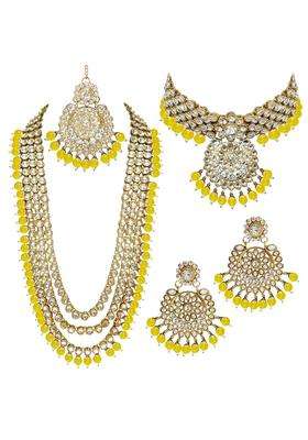 I Jewels Traditional 18K Gold Plated Kundan and Pearl Studded Bridal Choker Necklace Jewellery Set