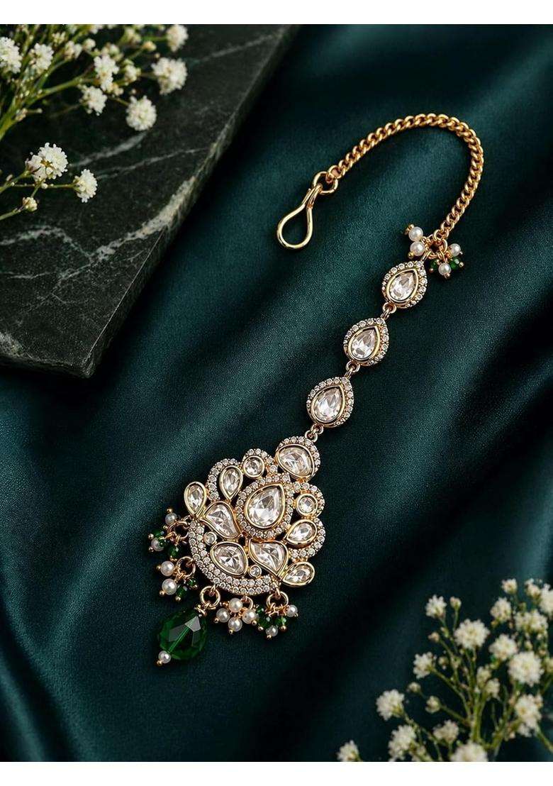 Zhabu Kundan Maang Tikka with Green Emerald Drop and Pearl Beads - Indya