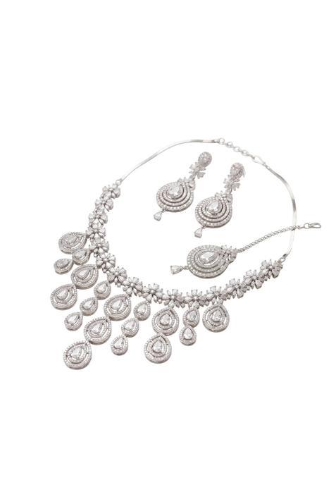 Silver Tone Crystal Bridal Necklace Set with Dangling Teardrop Pendants Earrings and Maang Tikka