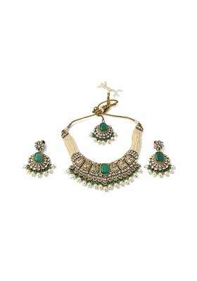 Veltreo International Fashion Jewellery Green Kundan Pearl Necklace Set with Earrings and Maang Tikka