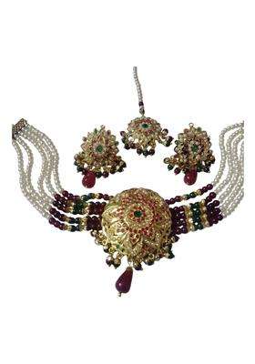 Jadau Traditional Bridal Choker Necklace Set with Earrings and Maang Tikka