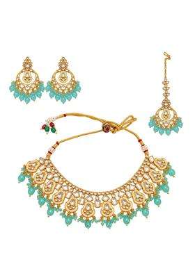 Sea Green Kundan Choker Necklace Set with Earrings and Maang Tikka by Aksharas