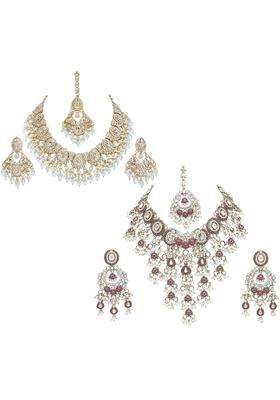 SK Jewellers Fashion Traditional Kundan Choker Necklace Set with Earrings and Maang Tikka for Women