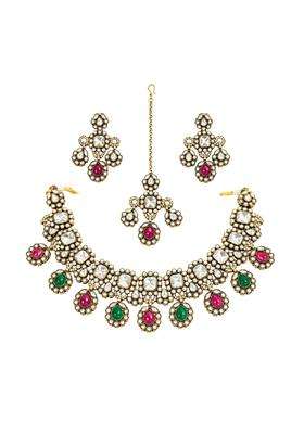 All That Glitters Traditional Kundan Bridal Choker Necklace Set with Earrings and Maang Tikka for Women