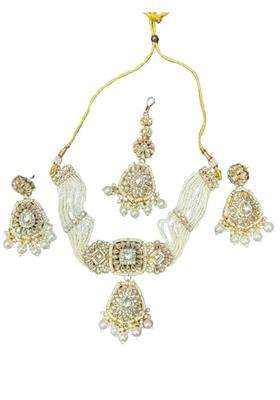Green Kundan Choker Necklace Set with Earrings and Maang Tikka