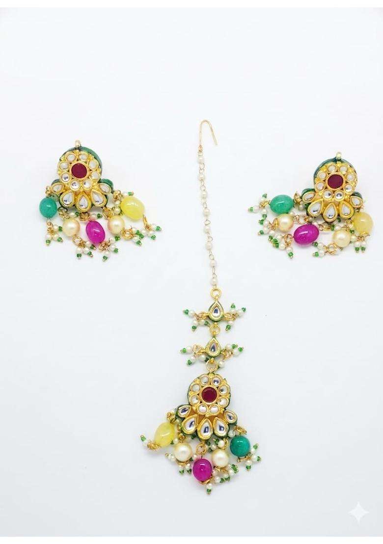 Kundan Choker Necklace Set with Earrings and Maang Tikka Multicolour Pearl Beads Bridal Indian Jewellery - Indya
