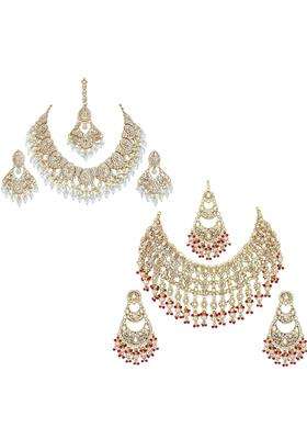 SK Jewellers Fashion Traditional Kundan Choker Necklace Set with Earrings and Maang Tikka for Women