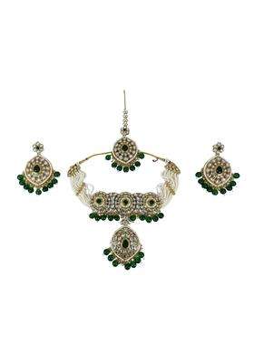 OMID Luxury Green Kundan and Pearl Choker Necklace Set with Earrings and Maang Tikka