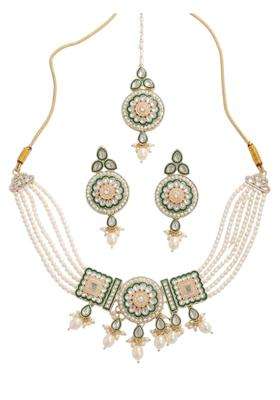 Saiqras Collection Green Kundan Pearl Necklace Set for Women