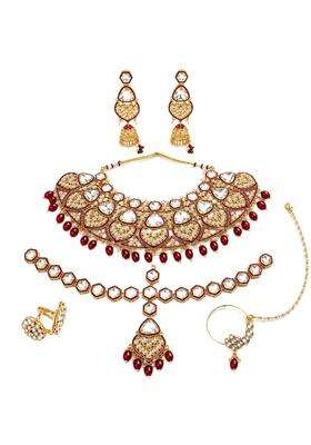 Kundan Bridal Jewellery Set with Choker Maang Tikka and Nose Ring